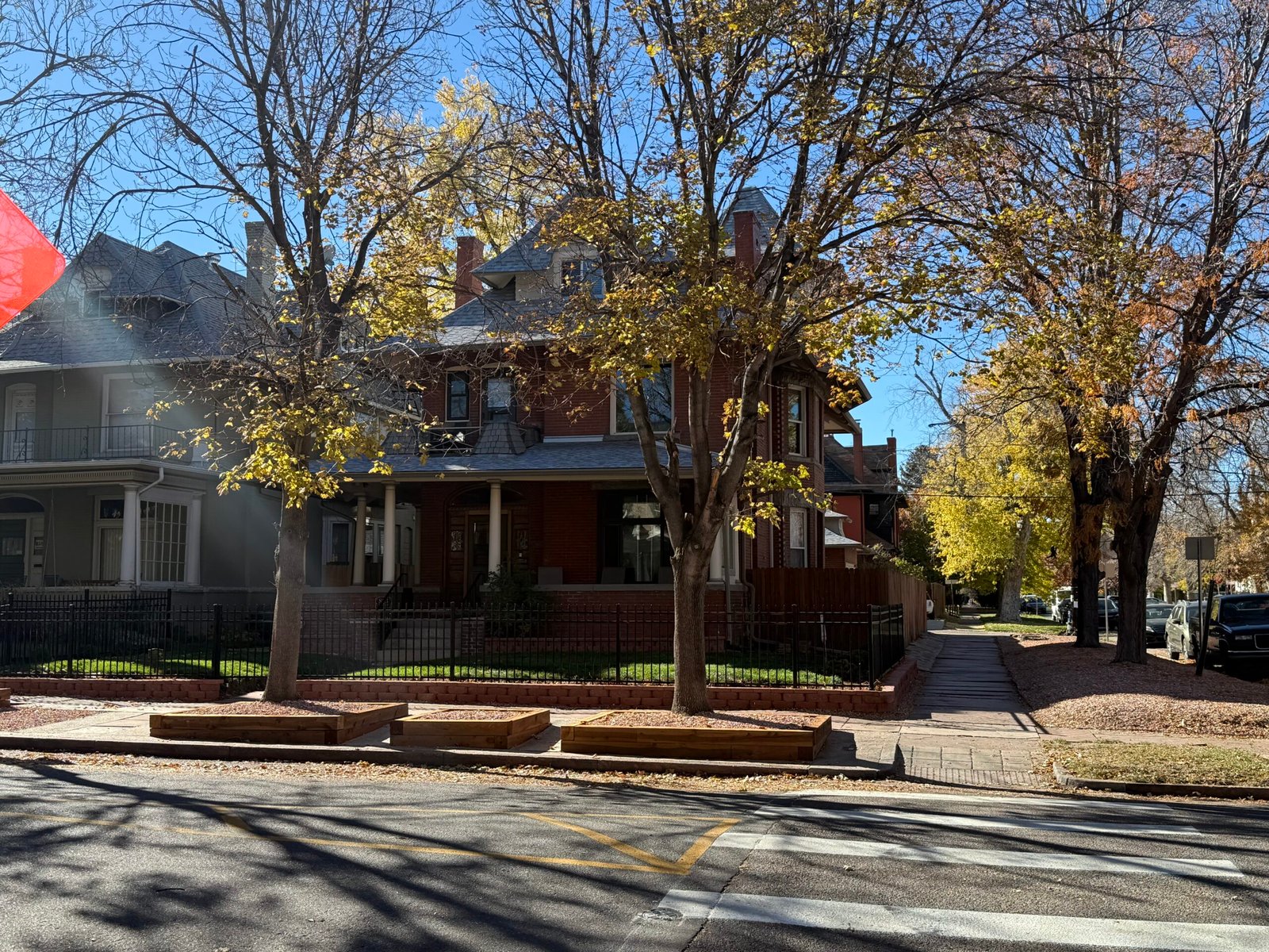 Staying In Denver? 6 Reasons To Choose An Airbnb Instead of a Hotel